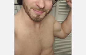 Bull molto carino con esperienza per lei e coppia cuck