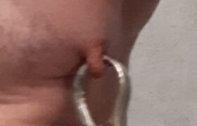 SCHIAVO CERCA PADRONI TORTURATORI DI CAPEZZOLI E BDSM