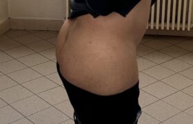 Boy atletico e sottomesso per matura