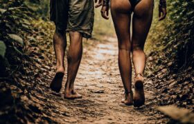 Coppia hippie cerca maschio dominante